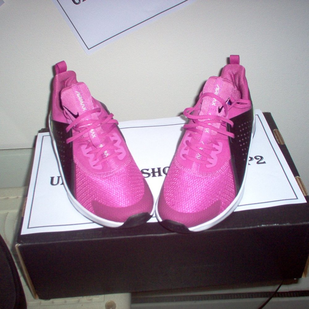 Nike Women's Air Max Bella Tr 3 Women's Training Shoes Cj0842-600 Size 9.5